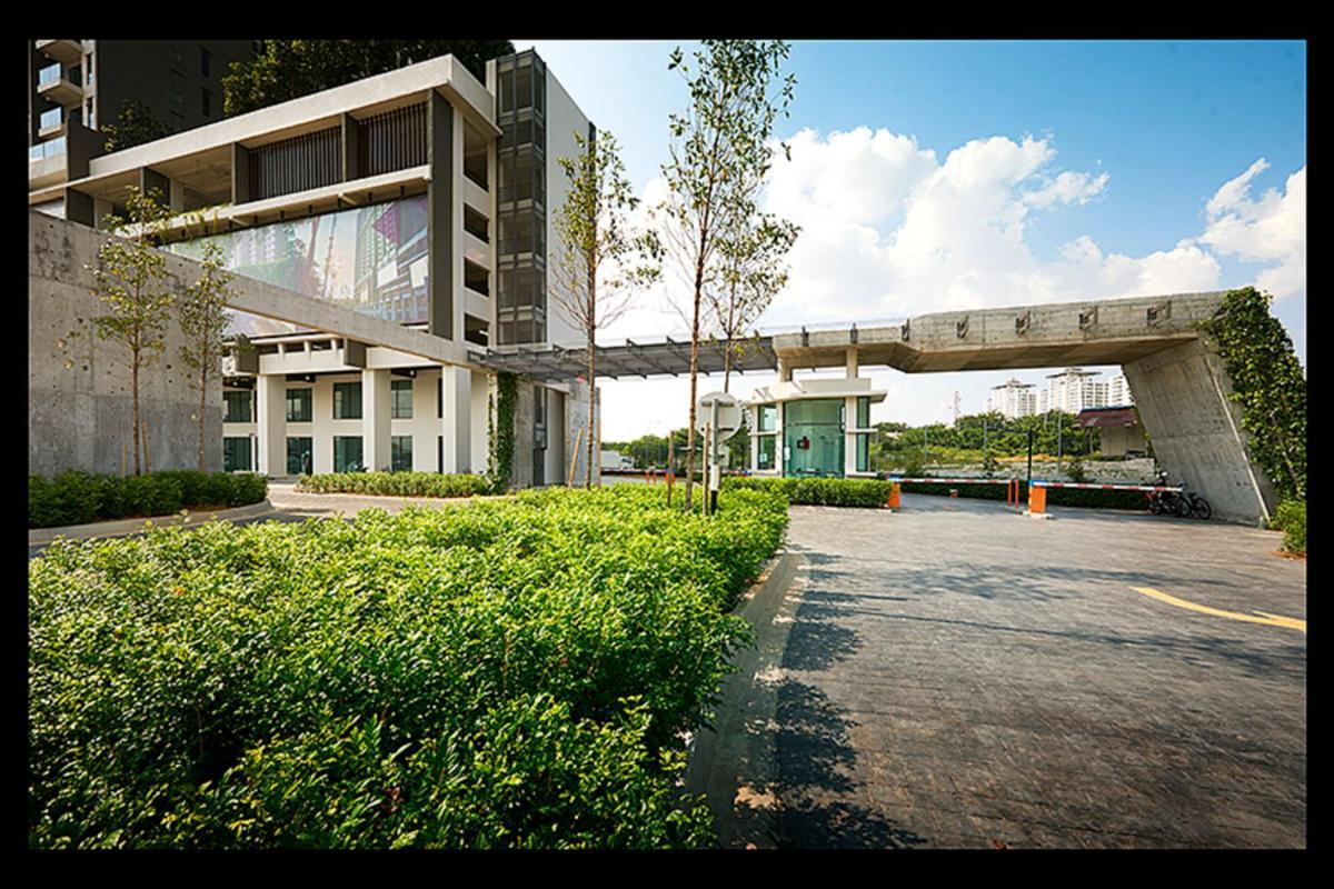 HOMESTAY D'Univ 360 PLACE Seri Kembangan Exterior foto