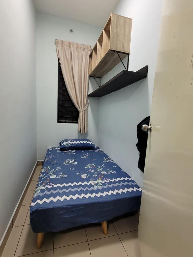 HOMESTAY D'Univ 360 PLACE Seri Kembangan Exterior foto