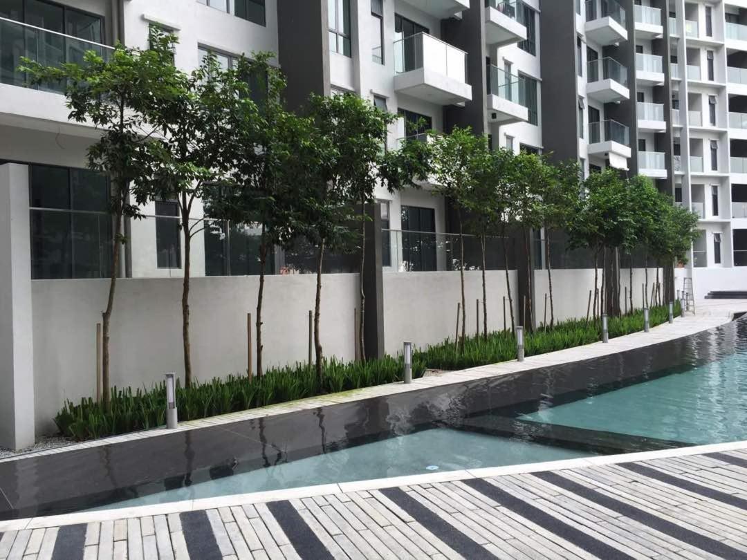 HOMESTAY D'Univ 360 PLACE Seri Kembangan Exterior foto